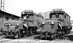 Die als österreichische "Krokodile" bekannten Lokomotiven der Baureihen 1089 und 1189 in einer Vergleichsaufnahme im Bw Attnang-Puchheim.  (25.07.1971) <i>Foto: Burkhard Wollny</i>