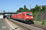 185 373 und 185 224 befördern den EZ 51303 nach Hagen-Vorhalle durch Wuppertal-Sonnborn. (06.06.2018) <i>Foto: Wolfgang Bügel</i>