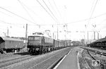 R 40 031 (Bw Mainz-Bischofsheim) mit einem Durchgangsgüterzug (Dg) in Fulda. (22.05.1964) <i>Foto: Helmut Röth *</i>