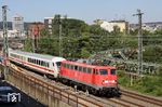 Die mittlerweile 51 Jahre alte 115 448 mit PbZ 2470 nach Dortmund in Wuppertal-Elberfeld.  (27.06.2018) <i>Foto: Wolfgang Bügel</i>