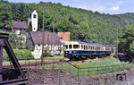624 507 auf der Aggertalbahn westlich von Dieringhausen in Osberghausen. (25.05.1985) <i>Foto: Wolfgang Bügel</i>