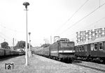 242 049 mit P 5623 nach Espenhain in Leipzig Bayr. Bahnhof. (18.08.1981) <i>Foto: Hans-Joachim Simon (Archiv Ludger Kenning)</i>