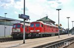 232 241 mit Hilfslok 232 254 im Bahnhof Hergatz. (21.08.2018) <i>Foto: Joachim Bügel</i>