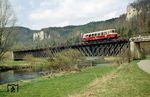 HzL VT 5 als N 6404 auf der Donaubrücke bei Fridingen. (24.04.1992) <i>Foto: Ulrich Neumann</i>