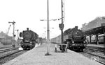 Im Bahnhof Schwarzenberg/Sa. treffen die Auer 86 1245 und 50 1432 vom Bw Reichenbach aufeinander. (07.1976) <i>Foto: Burkhard Wollny</i>