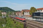 225 023 und 225 018 sind mit dem Stahlbrammenzug GM 61303 aus den Duisburger Hüttenwerken Krupp-Mannesmann (HKM) in Hohenlimburg eingetroffen.  (10.09.2012) <i>Foto: Joachim Schmidt</i>