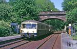 815 721 mit 515 633 fährt als N 6276 in den Haltepunkt Wuppertal-Dorp ein. (31.05.1985) <i>Foto: Wolfgang Bügel</i>