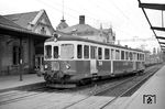 Pendelzug der Mittelthurgaubahn (MThB) in Richtung Weinfelden–Wil im Bahnhof Konstanz.  (03.06.1962) <i>Foto: Helmut Röth</i>