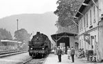 86 1245 erreicht mit ihrem Personenzug aus Aue den Bahnhof Blauenthal. (07.1976) <i>Foto: Burkhard Wollny</i>