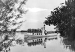 Der gut besetzte Ausflugsdampfer "Barbara" auf dem Nikolaiker See in der Masurischen Seenplatte, südöstlich von Königsberg bei den Städten Angerburg, Lötzen und Nikolaiken. (1938) <i>Foto: RVM</i>