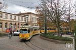 Tw 1017 der Rhein-Haardtbahn in der Wendeschleife am DB-Bahnhof Bad Dürkheim. Das Fahrzeug wird von der Interessengemeinschaft Nahverkehr Rhein-Neckar e.V. (IGN) betreut, die auch für das leibliche Wohl während der Fahrt sorgten.  (27.10.2018) <i>Foto: Joachim Bügel</i>