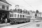ABFeh 4/4 Nr. 7 der St. Gallen-Gais-Appenzell-Altstätten-Bahn (SGA) im Bahnhof Gais. Mit einer Bundeshilfe von 2,1 Millionen Franken wurden 1956 zur Erneuerung der Strecke Altstätten–Gais u.a. drei Triebwagen BCFeh 4/4 Nr. 6–8 beschafft. Die Triebwagen mit starr verkuppelten Adhäsions- und Zahnradantrieb läuteten eine neue Epoche ein. Sie konnten auf allen vorhanden Zahnradstrecken verkehren, auf dem Teilstück Altstätten–Gais mit 160 ‰ und auf der Strecke St. Gallen–Appenzell mit bis zu 100 ‰ Steigung. 1963 wurde die Bezeichnung in ABDeh 4/4 Nr. 6–8 geändert.  (04.06.1962) <i>Foto: Helmut Röth</i>
