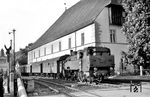 75 452 (Bw Radolfszell) fährt mit P 1456 in Konstanz ein.  (04.06.1962) <i>Foto: Helmut Röth</i>