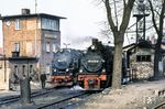 99 6102 (Baujahr 1914) und 99 0241 (Baujahr 1956) im Bw Wernigerode. (04.1976) <i>Foto: Karsten Risch</i>