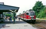 BFS-Sonderzug 613 620/606 als Sonderzug Nt 25274 im Bahnhof Wermelskirchen auf der stilllegungsgefährdeten Strecke Opladen - Remscheid-Lennep. (06.06.1985) <i>Foto: Wolfgang Bügel</i>
