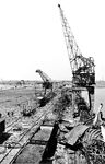 Ein Bild der totalen Zerstörung blieb von den Gleisanlagen am Diestelkai übrig.  (29.07.1944) <i>Foto: Walter Hollnagel</i>
