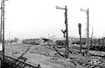 Da Signale in Hamburg-Wilhelmsburg boten eine sehr kleine Angriffsfläche und überstanden daher wohl relativ unbeschadet die Bombenangriffe. (21.11.1944) <i>Foto: Walter Hollnagel</i>