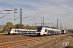 NX 659 (links) fährt als RB 32440 aus Köln in den Zielbahnhof Wuppertal-Oberbarmen ein. Die beiden Züge rechts (NX 155 und 160) dienen als Verstärkungseinheiten. (09.11.2018) <i>Foto: Wolfgang Bügel</i>