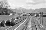 V 200 015 (Bw Kempten) mit D 96 "Bavaria" (München - Genf) bei Oberstaufen. (07.06.1962) <i>Foto: Helmut Röth</i>