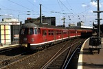 Im Fahrplanjahr 1979/80 war der N 3112 von Hamm über Wuppertal nach Köln eine samstägliche Zusatzleistung der Hammer ET 30, hier mit 430 124 bei der Leerüberführung von Köln Hbf zum Bbf. (15.09.1979) <i>Foto: Peter Schiffer</i>