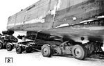 Der entstandene Schaden an der Transporteinrichtung beim Verutschen der 85 bis 140 t schweren Marinefährprahms dürfte beträchtlich gewesen sein. (1941) <i>Foto: RVM</i>