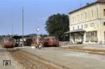 798 Treffen um 15.37 Uhr im Bahnhof Wasserburg/Inn als Ausgangspunkt für die Züge in Richtung Grafing, Rosenheim und Mühldorf. (07.09.1979) <i>Foto: Peter Schiffer</i>