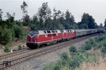 221 150 und 220 029 befördern D 714 (München - Norddeich) nördlich von Lathen. (12.07.1976) <i>Foto: Peter Schiffer</i>
