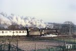 01 1060 (Bw Osnabrück) mit einem Eilzug kurz vor Ende des Dampfbetriebs auf der "Rollbahn" bei Vehrte. (04.1968) <i>Foto: John Carter</i>