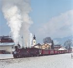 Ausfahrt des Silvesterzuges nach Mayrhofen in Kaltenbach. (31.12.1984) <i>Foto: Joachim Schmidt</i>