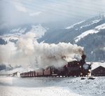 Fahrt ins neue Jahr mit den Zillertalbahn-Sonderzug vor Zell am Ziller. (31.12.1984) <i>Foto: Joachim Schmidt</i>