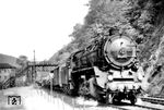 44 611 (Bw Dresden-Friedrichstadt) fährt mit einem Güterzug auf der Rampe nach Klingenberg-Colmnitz durch Tharandt. (1961) <i>Foto: unbekannt</i>