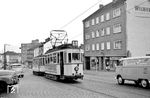 Tw 204 mit Bw 539 aus den 1940er Jahren auf der Linie 6 nach Druseltal am Hauptbahnhof in Kassel. (26.05.1964) <i>Foto: Helmut Röth</i>
