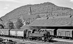 064 518 vom Bw Tübingen rangiert im Bahnhof Bad Urach, dem Endpunkt der Strecke von Metzingen/Württ.  (17.05.1969) <i>Foto: Burkhard Wollny</i>