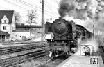 41 353 vom Bw Wanne-Eickel brettert durch Osnabrück Hbf.  (30.03.1966) <i>Foto: David Adams</i>