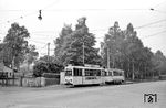 Tw 14 und Bw 75 machen sich am Herkules bereit für die Rückfahrt zum Kirchweg im Kasseler Stadtteil Wehlheiden. (28.05.1964) <i>Foto: Helmut Röth</i>