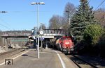 265 029 quetscht sich mit ER 54490 von Wuppertal-Langerfeld nach Köln-Kalk Nord über das S-Bahn-Gleis an der Baustelle vorbei. (27.02.2019) <i>Foto: Wolfgang Bügel</i>
