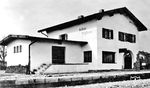 Das Empfangsgebäude von Jodbad Sulzbrunn an der Außenfernbahn zwischen Pfronten und Kempten.  (1935) <i>Foto: RVM</i>