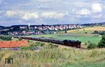 01 1100 mit Sonderzug D 18600 nach Nürnberg bei Creußen zwischen Bayreuth und Schnabelwaid. (17.08.1985) <i>Foto: Wolfgang Bügel</i>