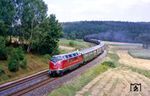 Noch ein Blick auf die Schlusslok V 200 002 am Sonderzug mit 01 1100 und 02 0201 bei Ranna. (21.08.1985) <i>Foto: Joachim Bügel</i>