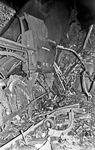 Am 12. Oktober 1951 riss die Feuerbüchse der 42 1893 wegen Wassermangels vor Dg 6562 nach Frankreich zwischen Klotten und Cochem an der Mosel auf. Im Rahmen seiner Unfallbereitschaft traf der damalige Mainzer Zugförderungs-Dezernent Adolf Dormann als einer der ersten an der Unfallstelle ein, dem wir die nachfolgenden einzighartigen Aufnahmen verdanken. (12.10.1951) <i>Foto: A. Dormann, Slg. W. Löckel</i>