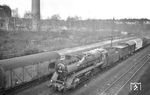 44 335 (Bw Hanau) mit einem Güterzug bei Darmstadt. (1953) <i>Foto: Erich Meng, Archiv Nieser</i>