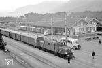 RhB 401 (Baujahr 1921) mit einem Personenzug im Bahnhof Landquart. (01.10.1965) <i>Foto: Gerd Wolff</i>