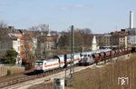 146 569 mit IC 2049 nach Dresden und der Schotterzug mit 650 153 in Wuppertal-Barmen. (29.03.2019) <i>Foto: Wolfgang Bügel</i>