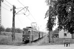 Tw 606 mit den Beiwagen 706 und 707 auf dem Rückweg nach Pforzheim in Weiler. (28.06.1964) <i>Foto: Helmut Röth</i>