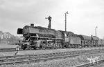 044 386 (ex 44 1384) ist mit einem Güterzug in Crailsheim angekommen. (02.05.1970) <i>Foto: Helmut Röth</i>