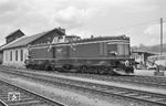 Im Vergleich zu den übrigen Loks der Regentalbahn waren die Ausmaße der D II geradezu gigantisch. Die C'C'-Lok mit 2x800 PS entstand 1959 bei KHD in Köln. (09.05.1970) <i>Foto: Helmut Röth</i>