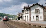 456 102 im Bahnhof Auerbach auf der Strecke Mosbach - Osterburken . (09.05.1984) <i>Foto: Peter Schiffer</i>