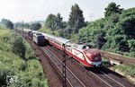 Ein 601 als Dt 13375 auf dem Weg nach Lindau/Bodensee begegnet bei Kassel-Baunatal der 150 106 mit einer Lü-Sendung. (08.1983) <i>Foto: Günter Hauthal</i>