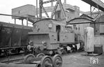Lok "Anna 2" (Zweitbesetzung) wurde 1927 von O&K direkt an den EBV, Grube Anna geliefert und war dort 40 Jahre im Einsatz. Hier ist sie zur fälligen Untersuchung in Alsdorf abgestellt.  (24.08.1965) <i>Foto: Gerhard Moll</i>