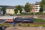TRI 110 469 wirbt immer noch für Lokführernachwuchs, hier am NX-Ersatzzug RB 32441 nach Köln in Wuppertal-Steinbeck. (25.07.2019) <i>Foto: Wolfgang Bügel</i>